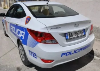 Skandal në Korçë! Arrestohet një mësues, ngacmoi seksualisht dy 14-vjeçare, çfarë u dërgonte në mesazhe