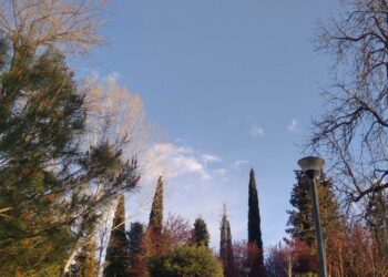 Parashikimi i motit për sot, temperatura të ulta dhe dëborë