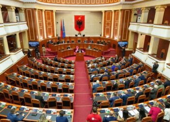 Buxheti 2025, dy ditë seancë maratonë për 8.2 miliardë euro. PD ka thirrur protestë
