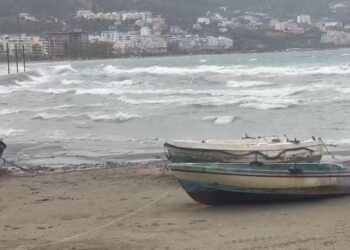 Reshje shiu dhe erë e fortë në Vlorë, fuqia e dallgëve arrin 8 ballë