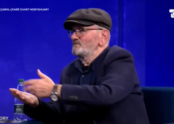 “Më rrihnin të gjithë”, Mehdi Malkaj rrëfen historinë me babain: Erdhi në shkollë dhe i tha mësueses…