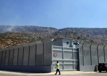 Boshatisen kampet në Gjadër e Shëngjin! Ikin edhe policët, mbeten vetëm 7 punonjës të administratës