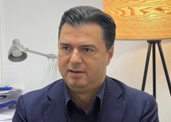 “Turp për Ramën dhe Berishën”, Basha: Në Shqipëri bëjnë pazare me njëri-tjetrin dhe jashtë vendit nxisin përplasje mes shqiptarëve