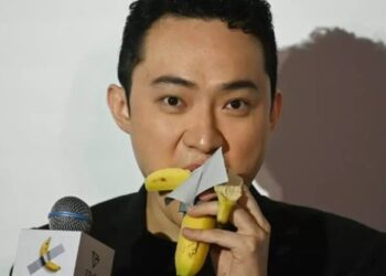 Vakt 6 milionë dollarësh, manjati kinez ha bananen “artistike”