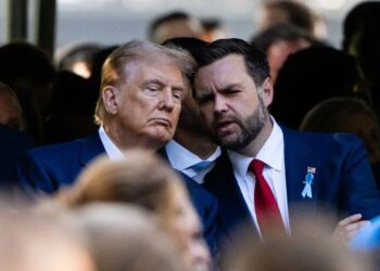 Kush është JD Vance? Nga kritik i ashpër i Donald Trump, në zv.president krah tij