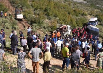 “Ngelën pa martuar,” djemtë e fshatrave të Vlorës ngrihen në protestë, fajin ia hedhin shtetit
