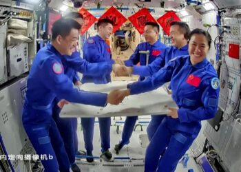 Anija kozmike transportuese Tianzhou-8 niset drejt stacionit hapsinor