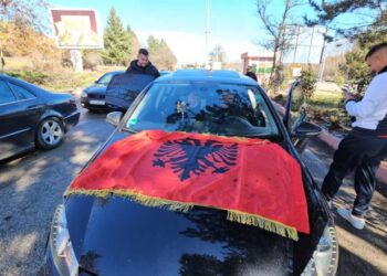 VIDEO / Sot Shqipëri-Çeki, fluks në Qafë-Thanë, shqiptarët nga RMV në mbështetje të Kombëtares