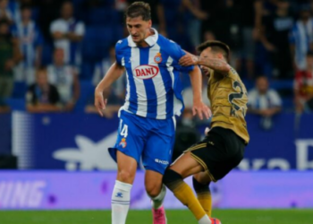 Kumbulla bën me “dhimbje koke” Silvinjon, largohet nga fusha i dëmtuar