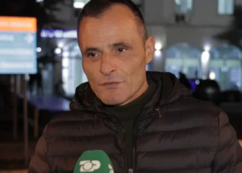 “Ishin 2 autorë! Prindi i fëmijës bën mirë ta dorëzojë vetë”/ Vrasja e Martin Canit, trondit babai i 14-vjeçarit të plagosur: Luisi ndodhet në intubim! Një inspektor tentoi t’i bëjë presion në spital