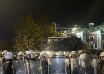 Opozita pret orën 20:00 që të mbyllë ‘mosbindjen’, deputeti i PD: Nuk e dimë se ç’do bëjmë