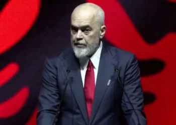 Vrasja e 14-vjeçarit/ Rama: Djajtë ia morën valles, e kthyen ngjarjen mish për top për politikë