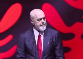 “Na tregoi me gisht sikur ishim vikingë”, Rama për Braverman: Teta iku nga pushteti, ju jeni këtu!