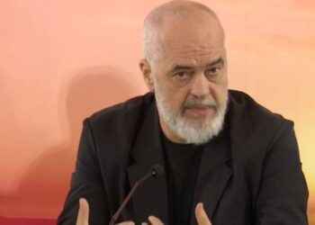 “Problemi është tek pagat në sektorin privat”, Rama: Për pensionet duhen 1.8 miliardë euro, ja sa financohet nga shteti