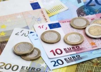 KE mirëpret përfshirjen e Shqipërisë në zonën unike Euro