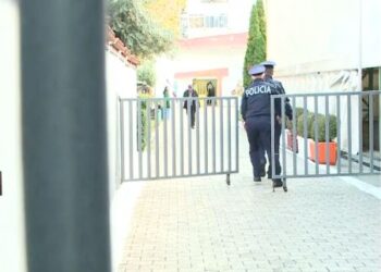 U zunë për rrjetet sociale/ Zbardhet dinamika e ngjarjes që i mori jetën 14-vjeçarit! Sherri nisi gjatë pushimit të gjatë, autorët pritën që të mbaronin mësimin dhe…