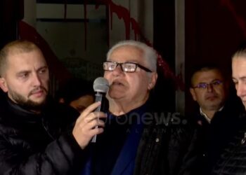 “Si Martini do bie edhe unë,. nuk më duhet jeta”, përlot gjyshi i 14-vjeçarit: Duam vetëm drejtësi! U dogjëm ne, të mos digjen të tjerët