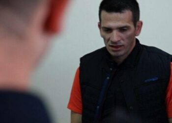EMRI/ I dënuar me 24 vite burg për vrasje, dorëzohet në polici autori