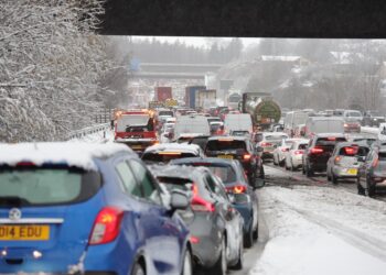Stuhitë shkaktojnë kaos në Irlandë, Francë dhe Britani të Madhe
