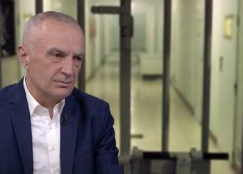 Ilir Meta flet nga qelia: Nuk ika në burgun e Fierit se dua t’i kem fëmijët pranë! Këtu lexoj, shkruaj dhe bëj…