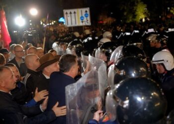 As demokratët nuk besojnë më tek bindja civile? Paloka: Nuk bëhet me 20 vetë, duhet…