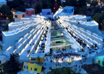 “El Periódico”: Tirana, qyteti ku historia dhe moderniteti janë të ndërthurura me mjeshtëri