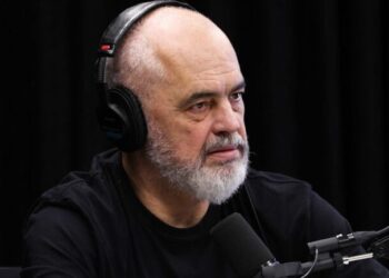 “Pagat janë konkurruese me Athinën!”, Rama për emigrantët në Greqi: Rrinë andej e paguajnë qira më të rënda taksa më tepër dhe transport