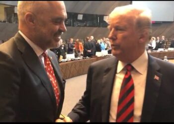 “Do të heqë Ramën nga puna”/ PD optimiste për fitoren e Trump, ironizon gazetari: Mendojmë se jemi në qendër të politikës botërore