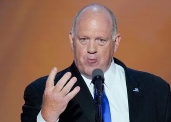 Zëri i Amerikës: I emëruari i Trump për emigracionin mbikqyri një valë deportimesh në të kaluarën