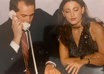 “Kishte një zë të mahnitshëm”/ Gazetari shqiptar publikon për herë të parë fotot me Parashqevi Simakun