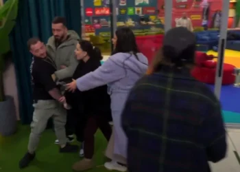 “Kush është më ‘i bukuri; të hyjë me mua në tualet”/ Çfarë ndodhi mes Zebervokit dhe Xumit në BBVA