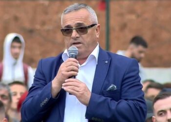PD denoncoi se Rexhë Byberi theu arrestin shtëpiak dhe shkoi në bashki, avokati: Mori leje
