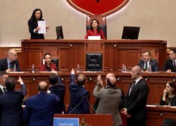 Parlamenti i turpit!