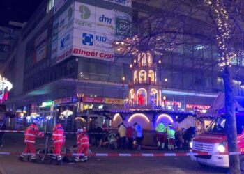 Sulm terrorist në Gjermani! Makina futet në tregun e Krishtlindjes në Magdeburg, humb jetën një person, plagosen dhjetëra të tjerë