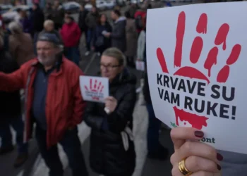 Qeveria serbe merr vendimin e papritur për të ndaluar protestat, mbyll shkollat më herët se sa ishte planifikuar