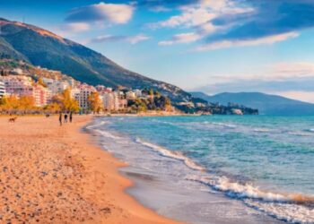 “Travel off Path”: Shqipëria, parajsa mesdhetare. Vlora, qyteti bregdetar i mbushur me brigje mahnitëse