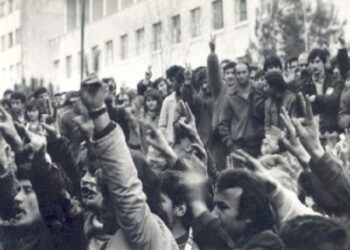 Ish-i përndjekuri politik: Mes oratorëve që po flisnin në ‘Qytetin Studenti’ dallova djalin e operativit të Sigurimit