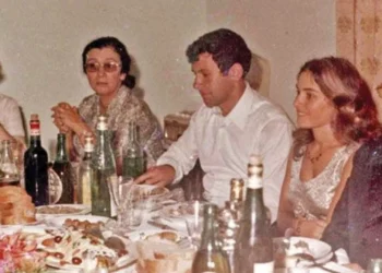 “Kërkoi një kafe dhe një gotë ujë”, ish-punonjësja e vilës së Mehmet Shehut: Kur e mora vesh vetëvrasjen…