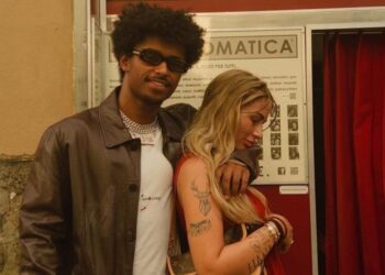 “Përgjithmonë!”/ Këngëtarja shqiptare bën publik celebrimin me futbollistin e Dortmund