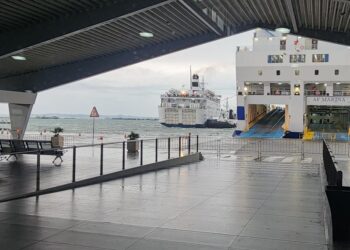 Reshje shiu dhe stuhi/ Pezullohet lundrimi i trageteve të pasagjerëve Durrës – Bari dhe anasjelltas