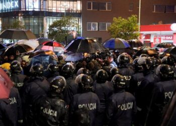 Ilir Meta i ekzaltuar nga burgu për “mosbindjen civile”: Një ditë e jashtëzakonshme