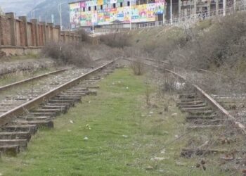 Me tren nga Rrogozhina, çelet tenderi për hekurudhën që do të lidhet me aeroportin e Vlorës