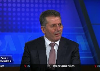 “Jeni nën hetim, pse nuk dorëhiqeni?”, Mediu i përgjigjet Zërit të Amerikës: E provova një herë dhe…
