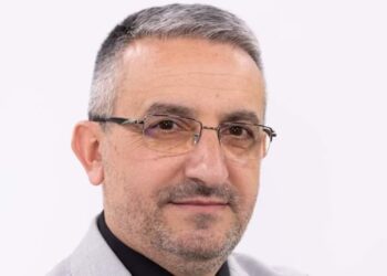 ‘Shuhet’ në moshë të re gazetari i njohur shqiptar