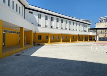 Shkolla në Durrës humbet oficerin e sigurisë për një nxënës