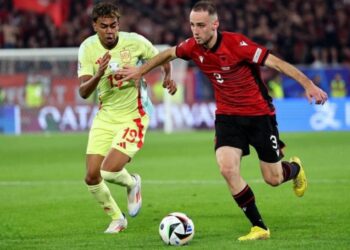 Po shkëlqen krah Kante e Benzema, babai i Mario Mitajt flet për të ardhmen e talentit kuqezi