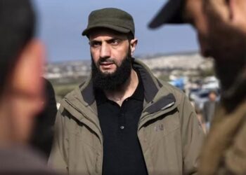 Pjesë e al-Kaedës/ Kush është al-Jolani, lideri i rebelëve që përmbysën Assadin në Siri
