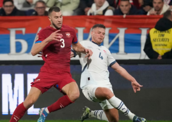 Tentativa e tifozëve për të djegur flamurin shqiptar, UEFA dënon Serbinë