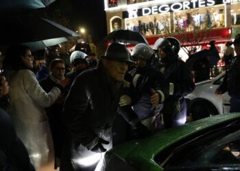 Protesta e opozitës, 30 persona të shoqëruar nga Policia në të gjitha komisariatet