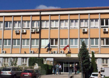 Vrau bashkëshorten në Kosovë, Gjykata e Pejës dënon me burgim të përjetshëm autorin
